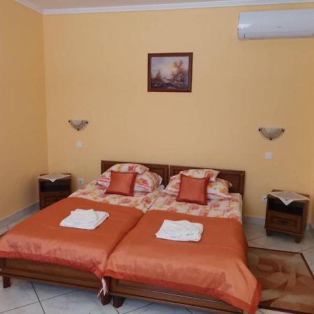 Harmonia Panzio Hotel Sarospatak Ngoại thất bức ảnh