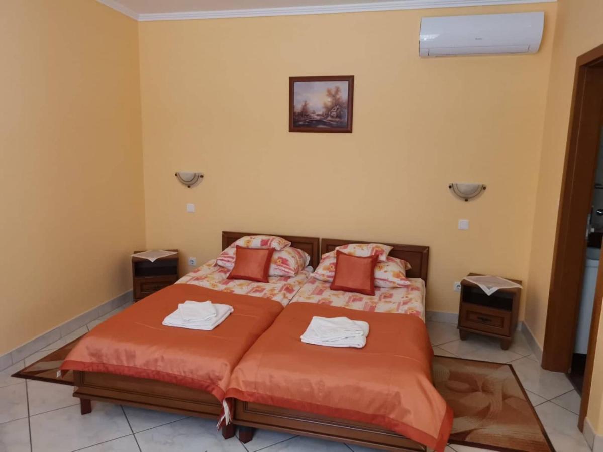 Harmonia Panzio Hotel Sarospatak Ngoại thất bức ảnh