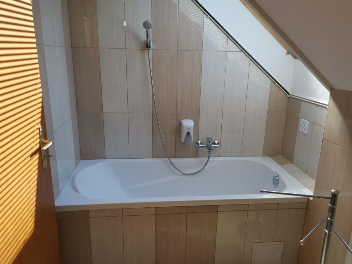 Harmonia Panzio Hotel Sarospatak Ngoại thất bức ảnh