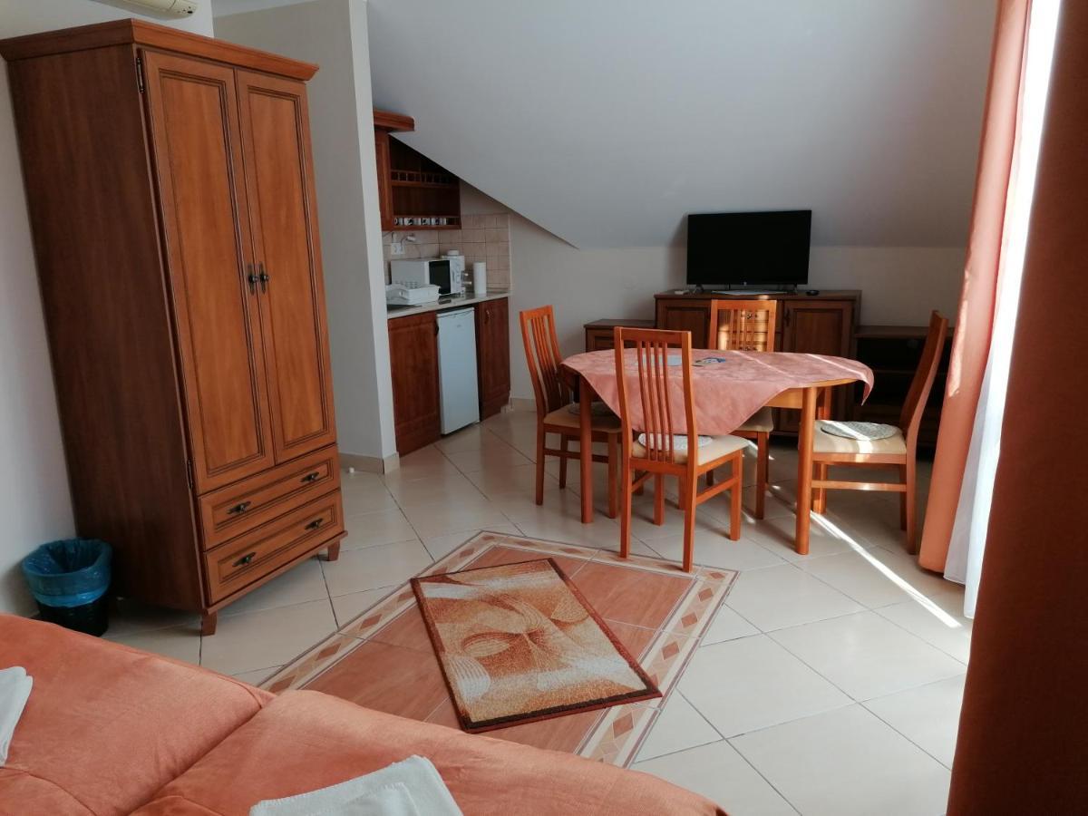 Harmonia Panzio Hotel Sarospatak Ngoại thất bức ảnh