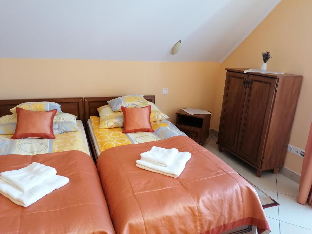 Harmonia Panzio Hotel Sarospatak Ngoại thất bức ảnh