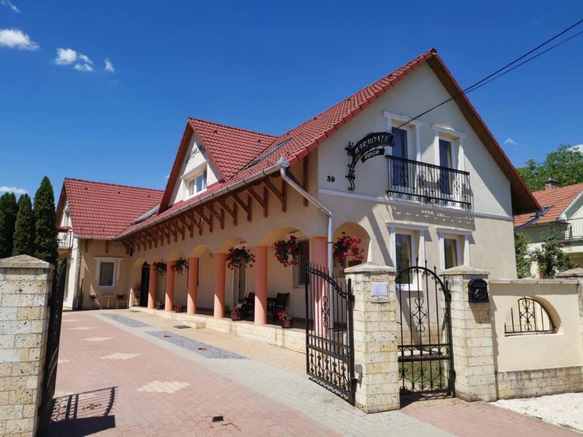 Harmonia Panzio Hotel Sarospatak Ngoại thất bức ảnh