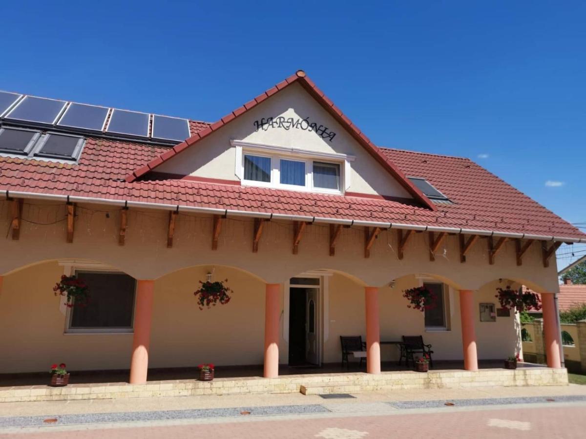 Harmonia Panzio Hotel Sarospatak Ngoại thất bức ảnh